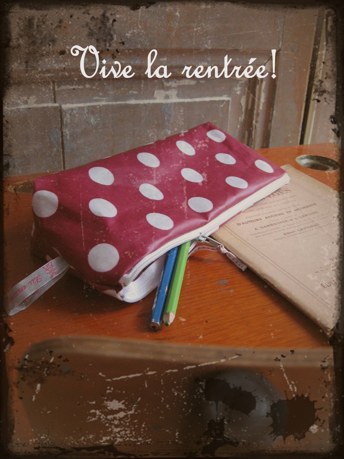http://a7.idata.over-blog.com/1/86/87/98/mes-images/trousse-rentree-1.jpg